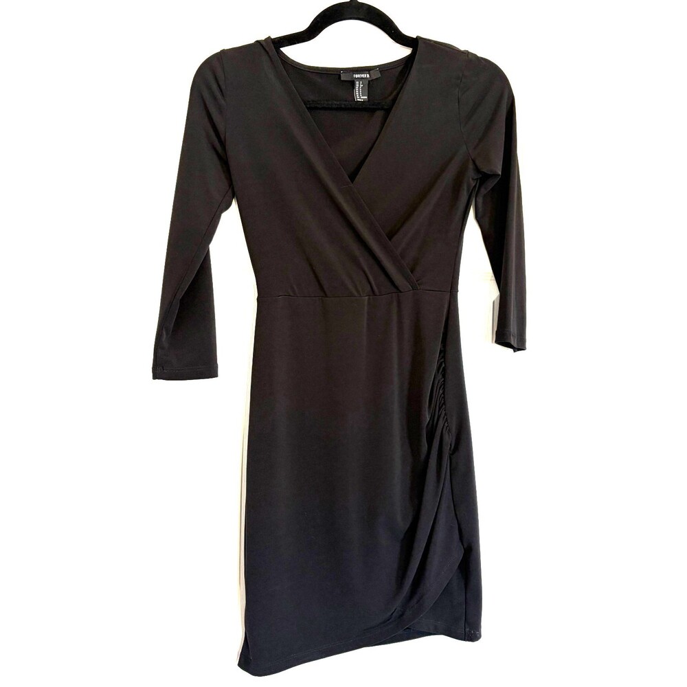 Forever 21 Black Half Sleeve Short Wrap Dress Size Small S Lightweight Classy